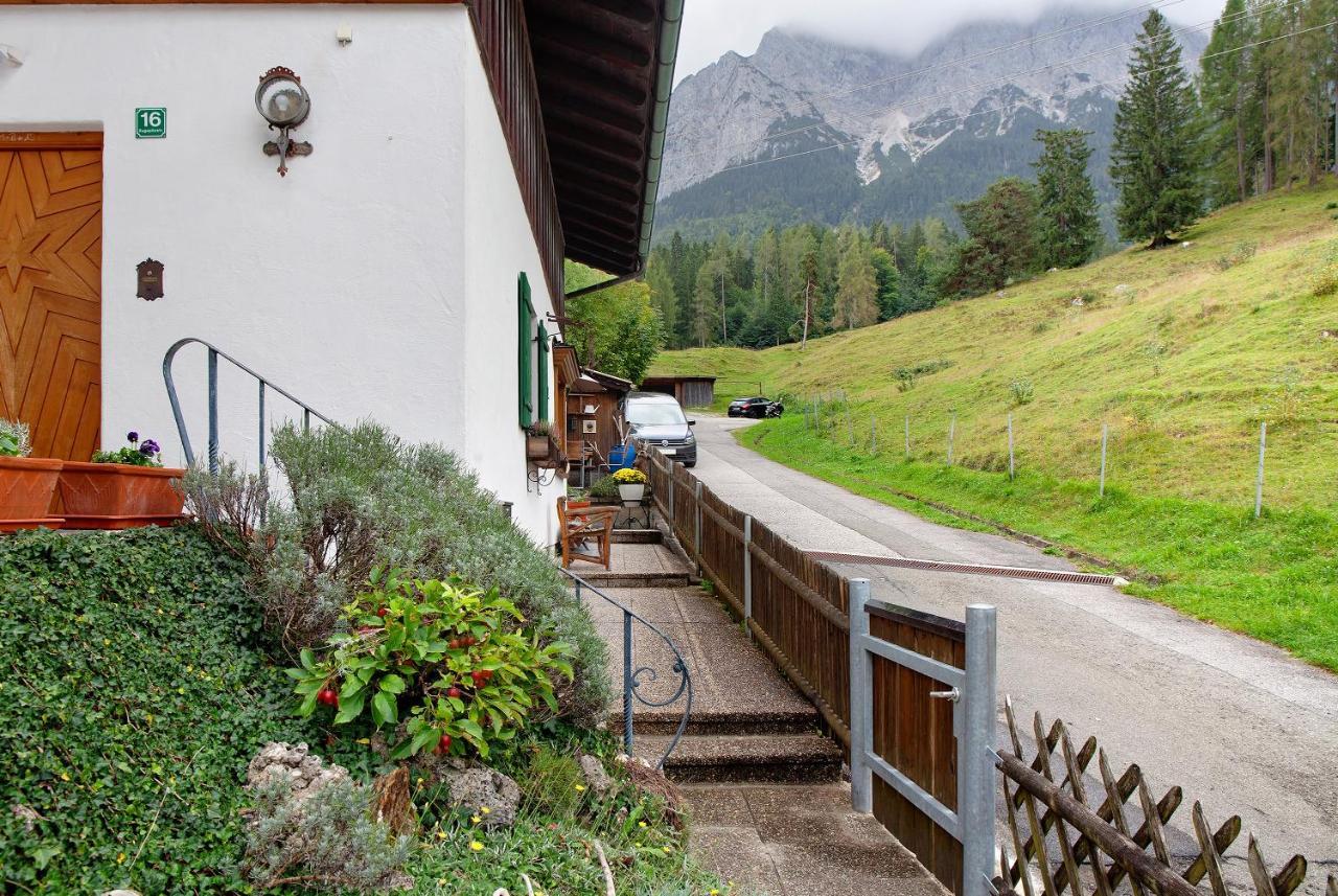 Ferienwohnung Zugspitznest ไกรน์เนา ภายนอก รูปภาพ