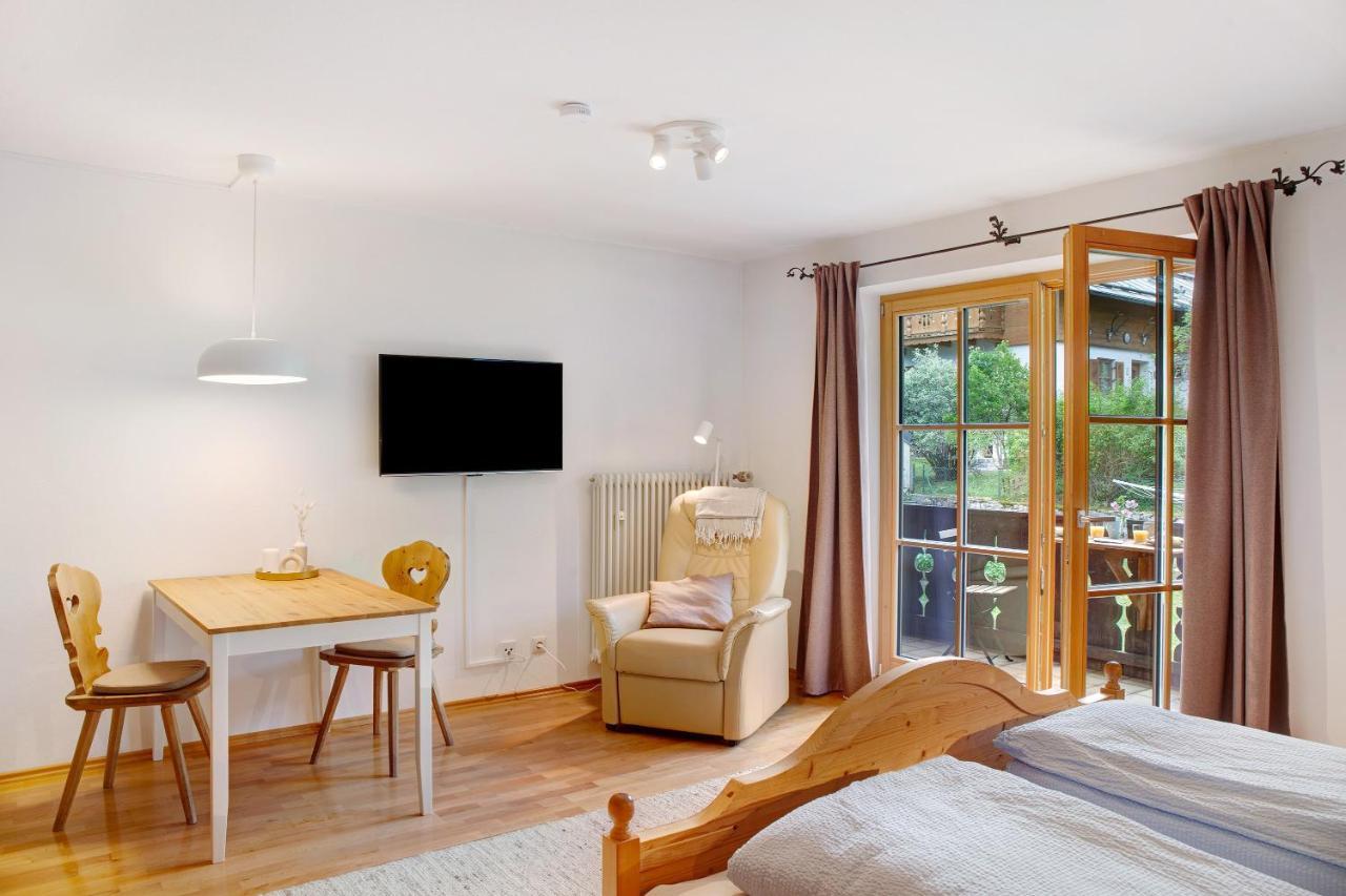 Ferienwohnung Zugspitznest ไกรน์เนา ภายนอก รูปภาพ