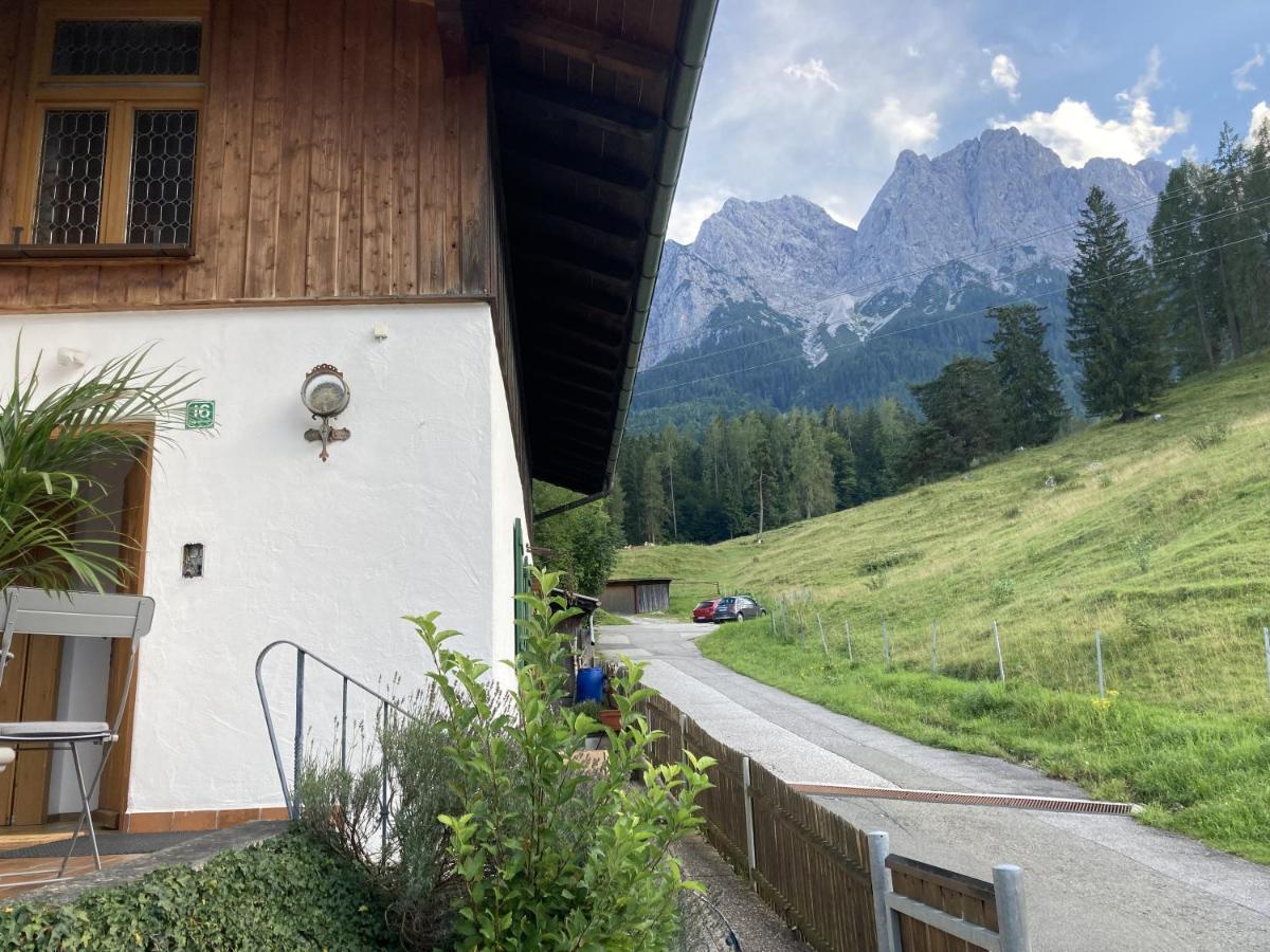 Ferienwohnung Zugspitznest ไกรน์เนา ภายนอก รูปภาพ